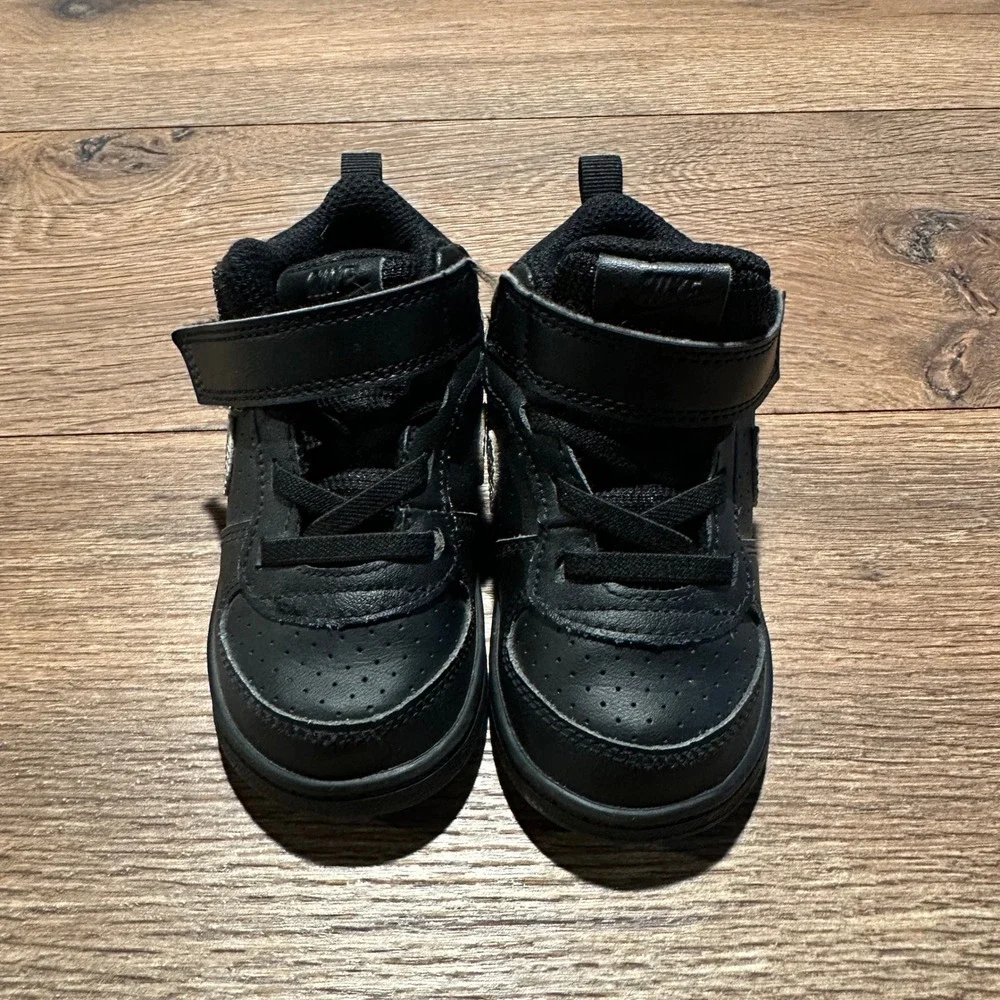 Nike‎ Black Court Borough Mid Sneakers Kids Size 6C 870027-006